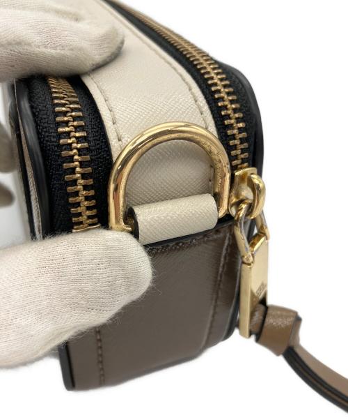 MARC JACOBS（マークジェイコブス）MARC JACOBS (マークジェイコブス) The Snapshot ショルダー バッグ ベージュの古着・服飾アイテム