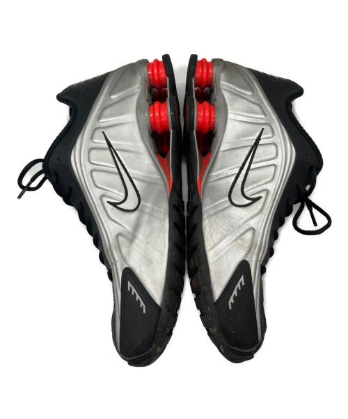 NIKE（ナイキ）NIKE (ナイキ) SHOX R4 シルバー×ブラック サイズ:SIZE 27.5cmの古着・服飾アイテム