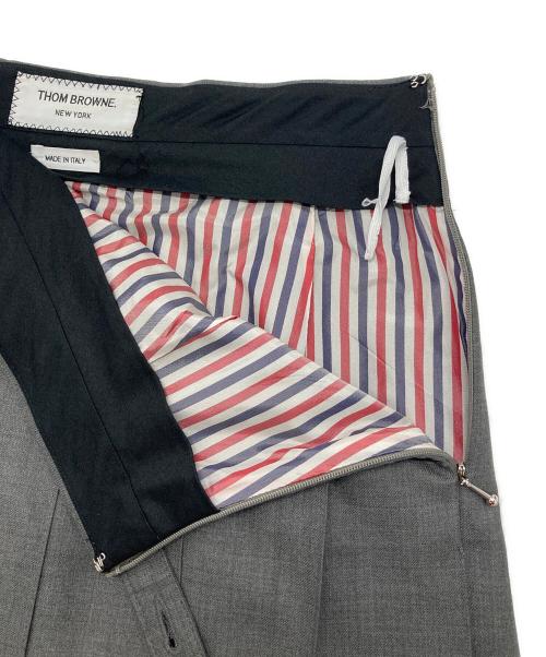 Thom Browne（トムブラウン）Thom Browne (トムブラウン) ツイル ひざ下 プリーツスカート グレー サイズ:SIZE 38の古着・服飾アイテム