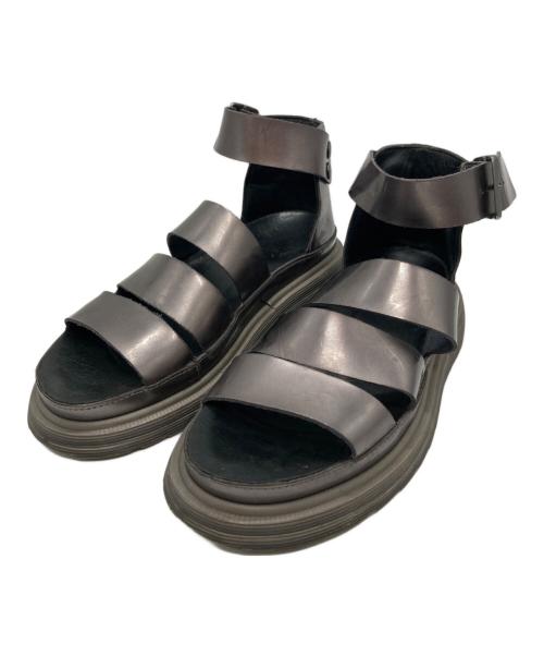 Dr.Martens（ドクターマーチン）Dr.Martens (ドクターマーチン) CLARISSAサンダル シルバー サイズ:37の古着・服飾アイテム
