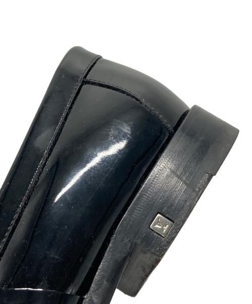 LOUIS VUITTON（ルイ ヴィトン）LOUIS VUITTON (ルイ ヴィトン) エナメルローファー ブラック サイズ:SIZE 7Mの古着・服飾アイテム
