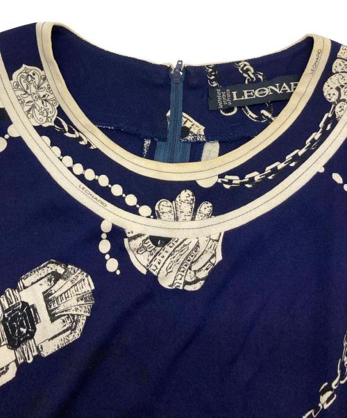 LEONARD PARIS（レオナール パリ）LEONARD PARIS (レオナール パリ) スカーフ柄ワンピース ネイビー サイズ:SIZE 9ARの古着・服飾アイテム