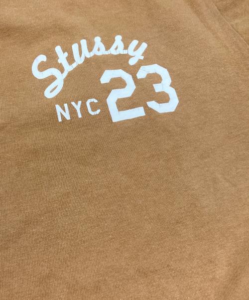 stussy（ステューシー）stussy (ステューシー) プリントTシャツ ブラウン サイズ:Sの古着・服飾アイテム