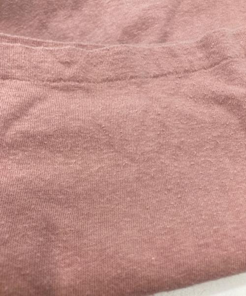 Needles（ニードルズ）Needles (ニードルズ) S/S Papillon Emb. Pocket Tee ピンク サイズ:SIZE Sの古着・服飾アイテム