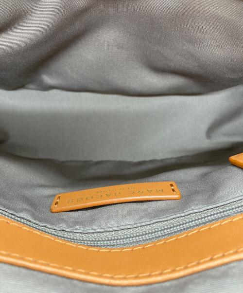 MARC JACOBS（マークジェイコブス）MARC JACOBS (マークジェイコブス) FULL FLAP LOGO SHOULDER BAG ブラウン サイズ:-の古着・服飾アイテム