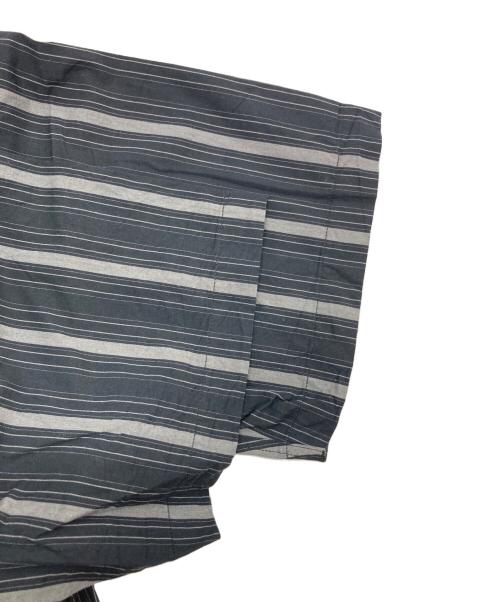 stussy（ステューシー）stussy (ステューシー) BOXY SS SHIRT STRIPE ブラック×グレー サイズ:Lの古着・服飾アイテム