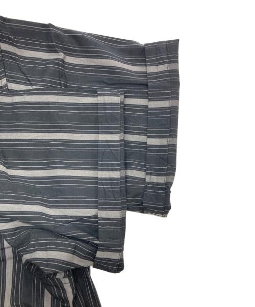 stussy（ステューシー）stussy (ステューシー) BOXY SS SHIRT STRIPE ブラック×グレー サイズ:Lの古着・服飾アイテム