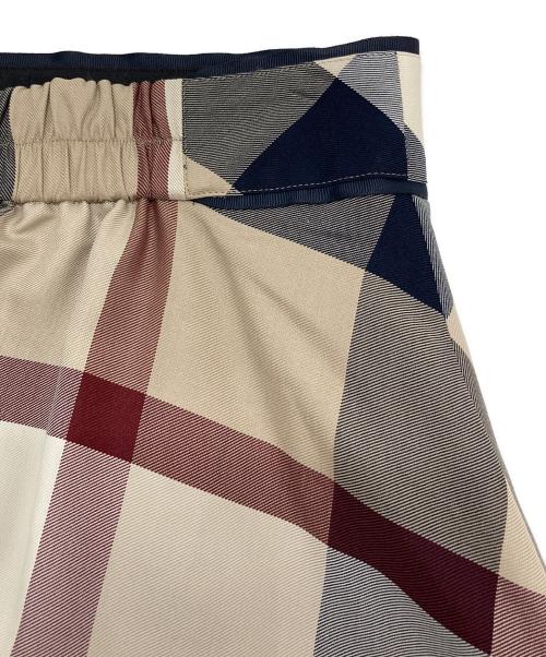BLUE LABEL CRESTBRIDGE（ブルーレーベルクレストブリッジ）BLUE LABEL CRESTBRIDGE (ブルーレーベルクレストブリッジ) クレストブリッジチェッククロッシングツイルフレアスカート ベージュ サイズ:SIZE M (38)の古着・服飾アイテム