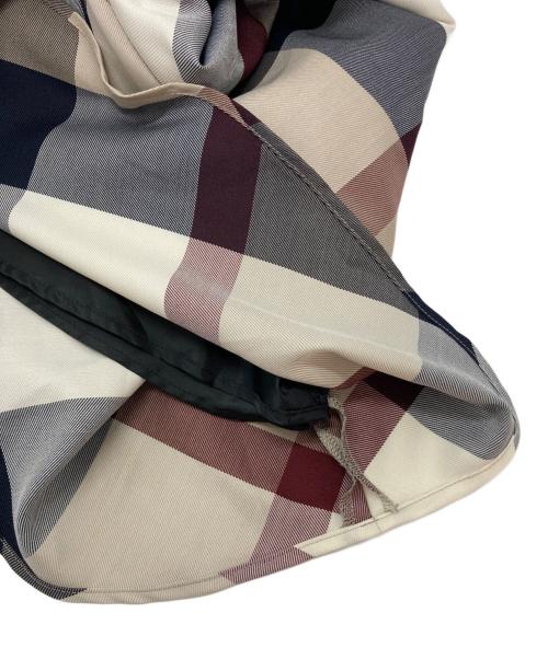 BLUE LABEL CRESTBRIDGE（ブルーレーベルクレストブリッジ）BLUE LABEL CRESTBRIDGE (ブルーレーベルクレストブリッジ) クレストブリッジチェッククロッシングツイルフレアスカート ベージュ サイズ:SIZE M (38)の古着・服飾アイテム