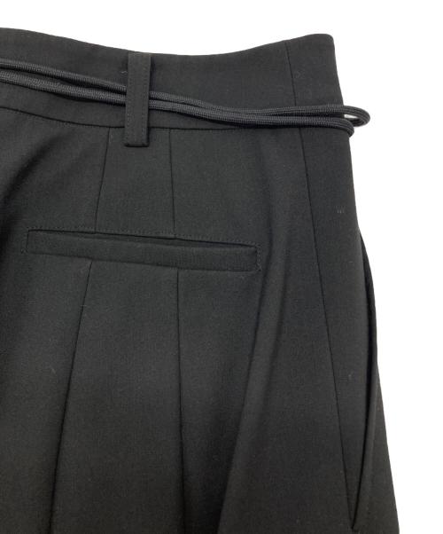 HYEIN SEO（ヘインソ）hyein seo (ヘインソ) ベルト付タックワイドパンツ ブラック サイズ:2の古着・服飾アイテム