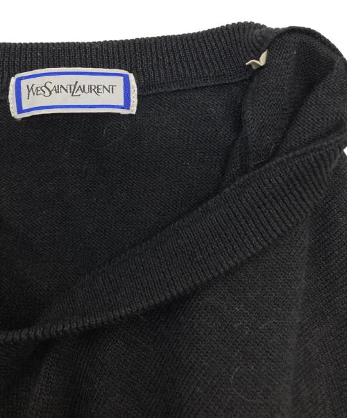 Yves Saint Laurent（イヴサンローラン）Yves Saint Laurent (イヴサンローラン) ワンポイント刺繍ウールVネックセーター ブラック サイズ:Mの古着・服飾アイテム