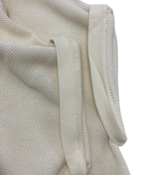 FRED PERRY（フレッドペリー）FRED PERRY (フレッドペリー) メッシュ ロゴ ノースリーブポロシャツ アイボリー サイズ:SIZE US6の古着・服飾アイテム