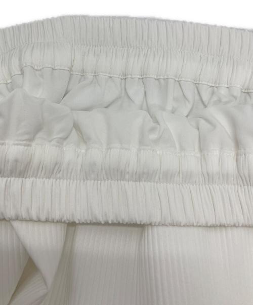 23区（ニジュウサンク）23区 (ニジュウサンク) ボリュームプリーツスカート ホワイト サイズ:SIZE 46の古着・服飾アイテム