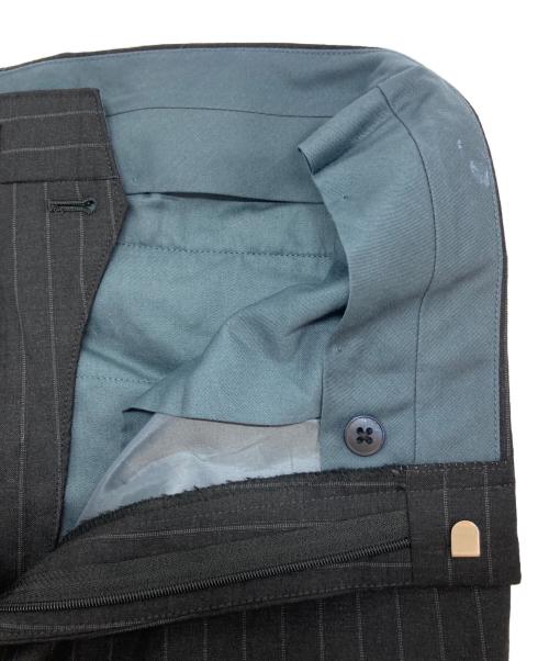 BURBERRY LONDON（バーバリーロンドン）BURBERRY LONDON (バーバリーロンドン) ストライプセットアップスーツ ネイビー サイズ:A5の古着・服飾アイテム