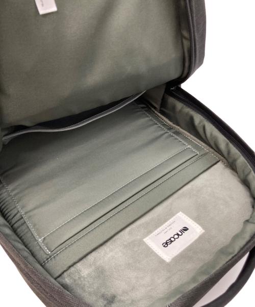 Incase（インケース）Incase (インケース) Crosstown Compact Backpack グレーの古着・服飾アイテム