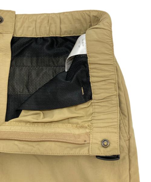 Columbia（コロンビア）Columbia (コロンビア) HOUYHNHNM (フイナム) ナイロンハーフパンツ ベージュ サイズ:XLの古着・服飾アイテム