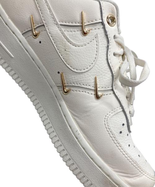 NIKE（ナイキ）NIKE (ナイキ) W AIR FORCE 1 '07 LX ホワイト サイズ:SIZE 23.5cmの古着・服飾アイテム
