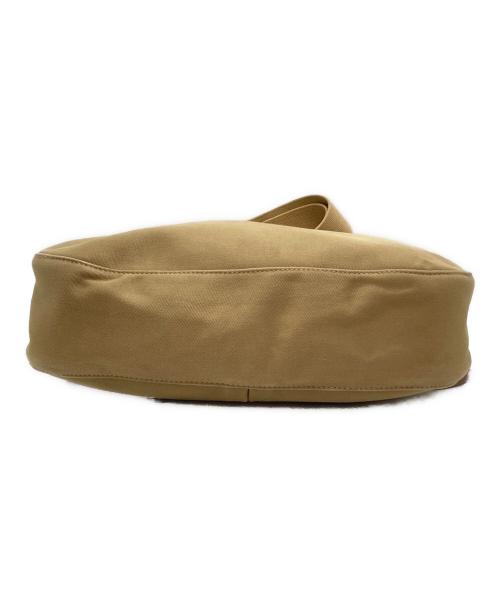 brady（ブレディ）Brady (ブレディ) ARIEL TROUT SMALL ベージュの古着・服飾アイテム