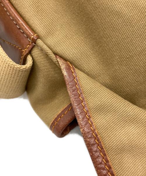 brady（ブレディ）Brady (ブレディ) ARIEL TROUT SMALL ベージュの古着・服飾アイテム