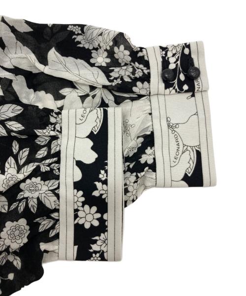 LEONARD FASHION（レオナールファッション）LEONARD FASHION (レオナールファッション) 花柄ブラウス ホワイト×ブラック サイズ:Mの古着・服飾アイテム