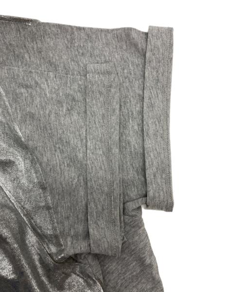 MM6 Maison Margiela（エムエムシックスメゾンマルジェラ）MM6 Maison Margiela (エムエムシックスメゾンマルジェラ) エイズTシャツ グレー サイズ:Ⅿの古着・服飾アイテム