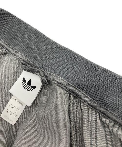 adidas（アディダス）adidas (アディダス) LOOSE SST DENIM BLACK WASH JACKET グレー サイズ:Sの古着・服飾アイテム