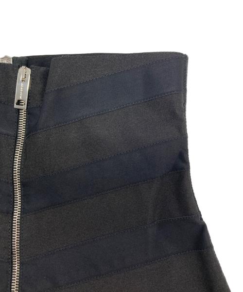 BURBERRY（バーバリー）BURBERRY (バーバリー) ジップタイトスカート ブラック サイズ:34の古着・服飾アイテム