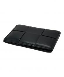 BOTTEGA VENETA（ボッテガベネタ）の古着「カセット フラップカードケース」｜ブラック