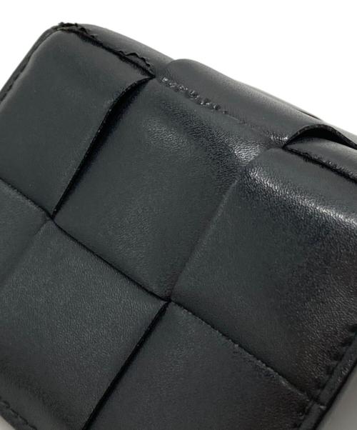 BOTTEGA VENETA（ボッテガベネタ）BOTTEGA VENETA (ボッテガベネタ) カセット フラップカードケース ブラックの古着・服飾アイテム
