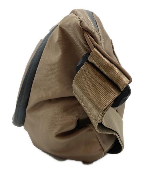 ear PAPILLONNER（イアパピヨネ）ear PAPILLONNER (イアパピヨネ) BURLAP OUTFITTER (バーラップアウトフィッター) レザーフラップジップショルダーバッグ ベージュ サイズ:-の古着・服飾アイテム