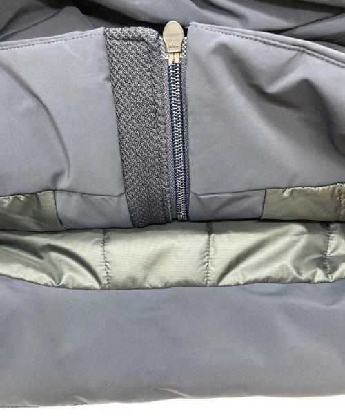 DESCENTE ALLTERRAIN（デザイント オルテライン）DESCENTE ALLTERRAIN (デザイント オルテライン) INSULATED ACTIVE JACKET ネイビー(NV01) サイズ:Ⅿ 未使用品の古着・服飾アイテム