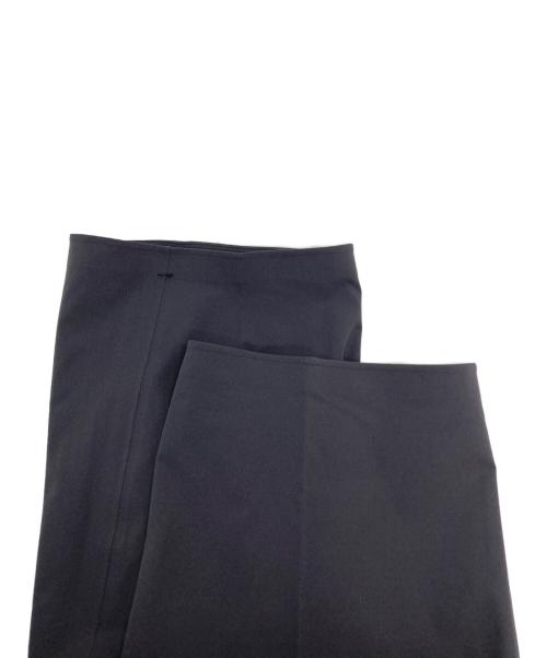 DESCENTE ALLTERRAIN（デザイント オルテライン）DESCENTE ALLTERRAIN (デザイント オルテライン) STRETCH SEEMLESS TAPERED PANTS グレー サイズ:Ⅿ 未使用品の古着・服飾アイテム