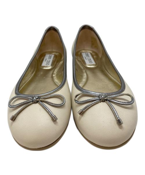 JIMMY CHOO（ジミーチュウ）JIMMY CHOO (ジミーチュウ) パイピングリボンバレエシューズ アイボリー サイズ:SIZE 38の古着・服飾アイテム