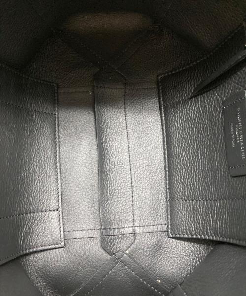 GIANNI CHIARINI（ジャンニ キアリーニ）GIANNI CHIARINI (ジャンニ キアリーニ) SUPERLIGHT M トートバッグ ブラックの古着・服飾アイテム