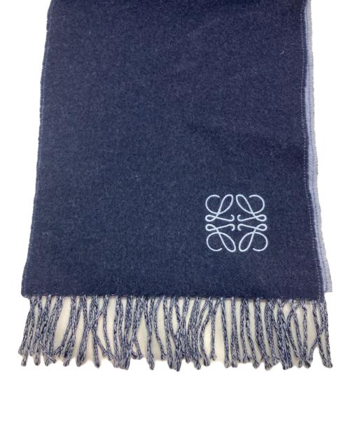 LOEWE（ロエベ）LOEWE (ロエベ) アナグラム刺繍ウールカシミヤマフラー ブルー×ネイビー サイズ:-の古着・服飾アイテム