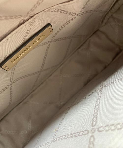 MICHAEL KORS（マイケルコース）MICHAEL KORS (マイケルコース) キルティングショルダーバッグ ベージュ サイズ:-の古着・服飾アイテム