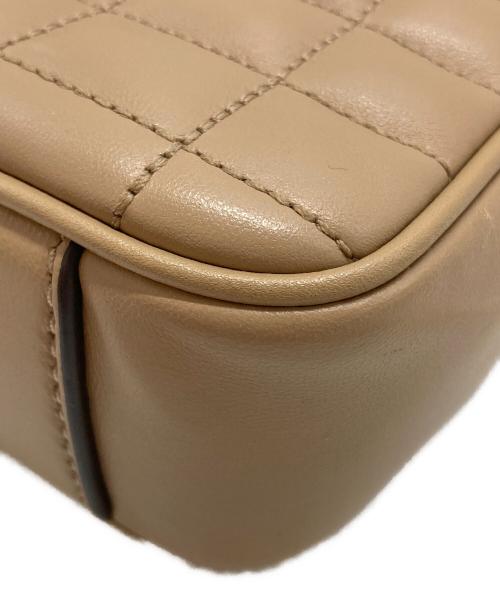 MICHAEL KORS（マイケルコース）MICHAEL KORS (マイケルコース) キルティングショルダーバッグ ベージュ サイズ:-の古着・服飾アイテム