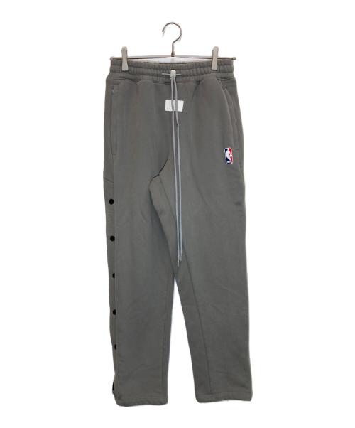NIKE（ナイキ）NIKE (ナイキ) FEAR OF GOD (フィア・オブ・ゴッド) NBA (エヌビーエー) Tear Away Pant グレー サイズ:SIZE Mの古着・服飾アイテム