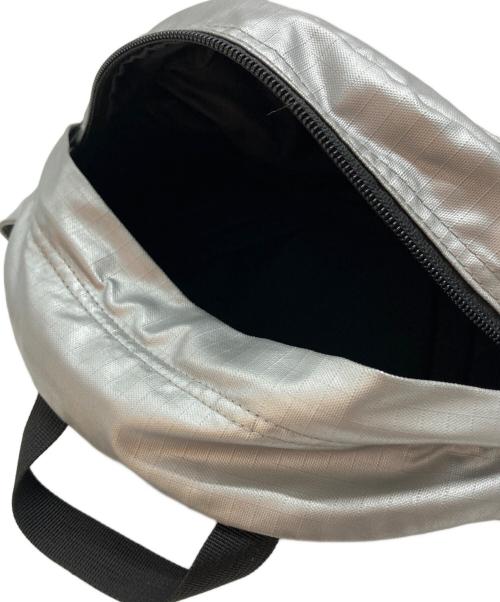 THE NORTH FACE（ザ ノース フェイス）THE NORTH FACE (ザ ノース フェイス) Supreme (シュプリーム) Metallic Waist Bag シルバー サイズ:-の古着・服飾アイテム