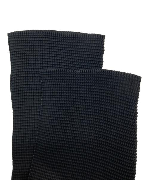 ISSEY MIYAKE me（イッセイ ミヤケ ミー）ISSEY MIYAKE me (イッセイ ミヤケ ミー) タートルネックカットソー ブラック サイズ:記載なしの古着・服飾アイテム