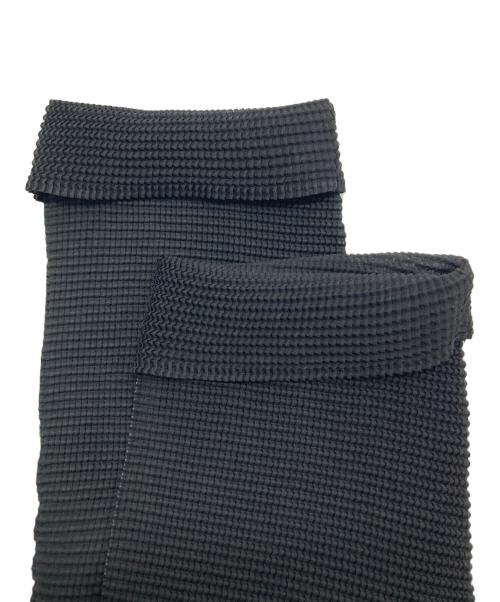 ISSEY MIYAKE me（イッセイ ミヤケ ミー）ISSEY MIYAKE me (イッセイ ミヤケ ミー) タートルネックカットソー ブラック サイズ:記載なしの古着・服飾アイテム