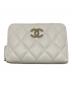 CHANEL（シャネル）の古着「ココマークコンパクトウォレット」｜ホワイト