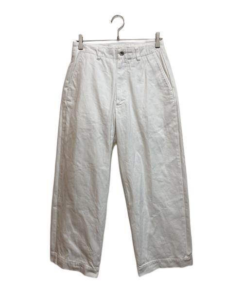 UNIVERSAL PRODUCTS.（ユニバーサルプロダクツ）UNIVERSAL PRODUCTS. (ユニバーサルプロダクツ) NO TUCK WIDE DENIM TROUSERS ホワイト サイズ:SIZE 1の古着・服飾アイテム