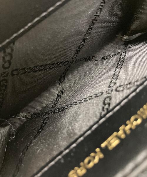 MICHAEL KORS（マイケルコース）MICHAEL KORS (マイケルコース) MK CHARM タブコンパクトポケットウォレットスモール ブラック サイズ:-の古着・服飾アイテム