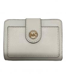 MICHAEL KORS（マイケルコース）の古着「MK CHARM タブコンパクトポケットウォレットスモール」｜ホワイト