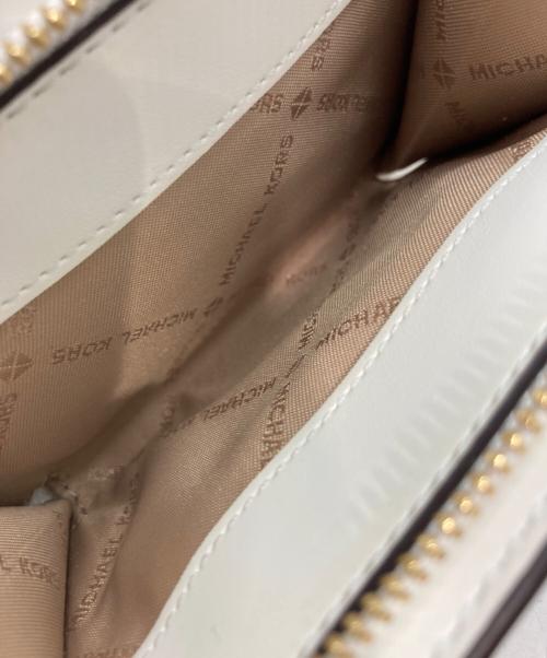 MICHAEL KORS（マイケルコース）MICHAEL KORS (マイケルコース) MK CHARM タブコンパクトポケットウォレットスモール ホワイト サイズ:-の古着・服飾アイテム