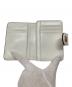中古・古着 MICHAEL KORS (マイケルコース) MK CHARM タブコンパクトポケットウォレットスモール ホワイト サイズ:-：6000円
