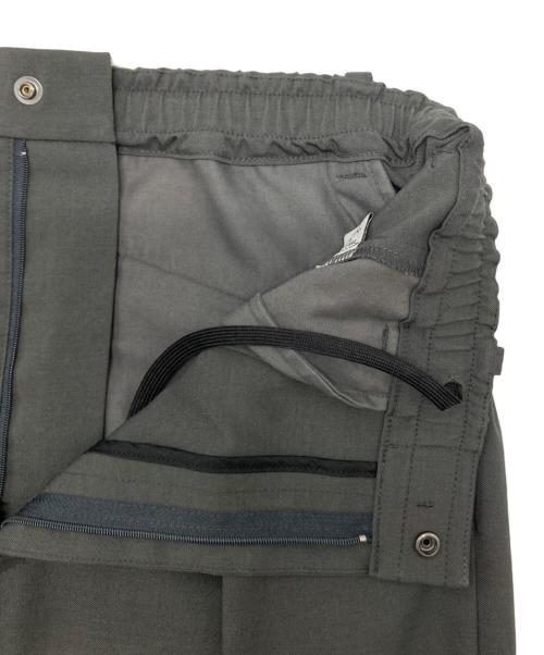 GOLDWIN（ゴールドウイン）GOLDWIN (ゴールドウイン) ONE TUCK STRAIGHT PANTS グレー サイズ:SIZE 2の古着・服飾アイテム
