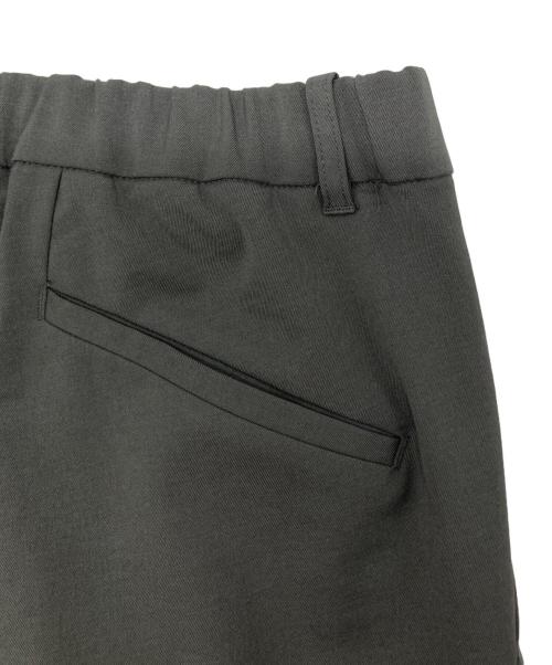 GOLDWIN（ゴールドウイン）GOLDWIN (ゴールドウイン) ONE TUCK STRAIGHT PANTS グレー サイズ:SIZE 2の古着・服飾アイテム