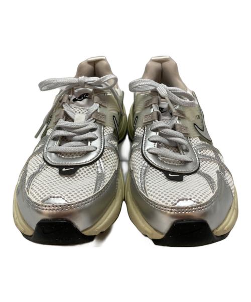 NIKE（ナイキ）NIKE (ナイキ) W V2K RUN グレー サイズ:SIZE 24.5cmの古着・服飾アイテム